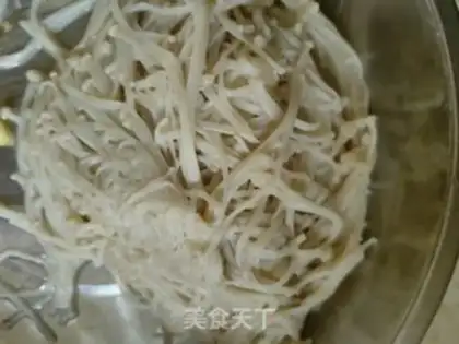 Make Frozen needle mushrooms step 1