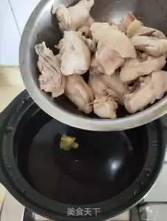 Make Cricket carrot chicken soup step 4