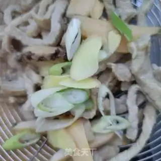 Make The abalone fried Dutch beans step 16