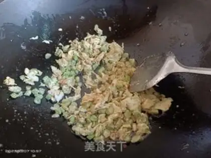 Make Soyhorned eggs step 2
