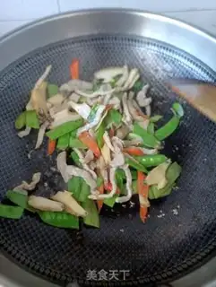 Make The abalone fried Dutch beans step 19