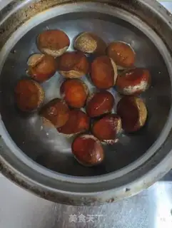 Make Quick chopping of the chestnuts step 2
