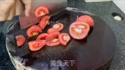 Make Tomato-egg beef pan step 4