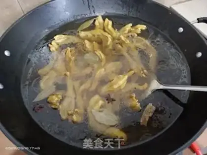 Make Nailed duck feet step 2
