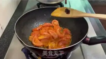 Make Tomato-egg beef pan step 9