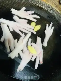 Make Crab claw chicken feet step 4