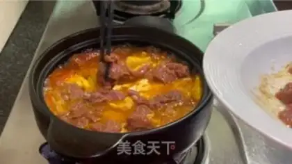 Make Tomato-egg beef pan step 14