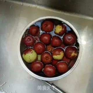 Make Ice-cooked dates step 1