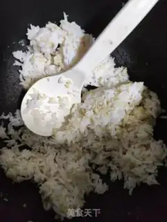 Make Egg onion fried rice step 2