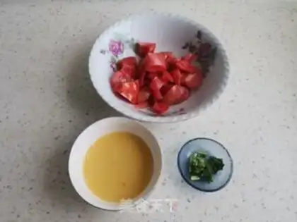 Make Tomato egg soup step 1