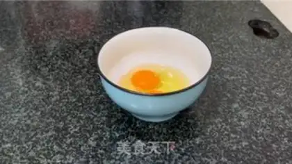 Make Silverfish fried eggs step 1