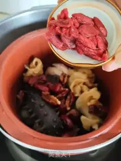 Make Plum and sea cucumber chicken step 5