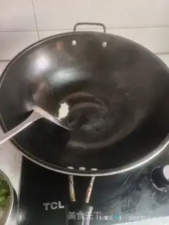 Make Spinach meatball soup step 0