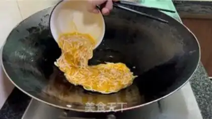 Make Silverfish fried eggs step 4