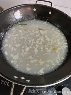 Make Spinach meatball soup step 2