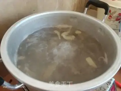 Make Steakbone radish soup step 4