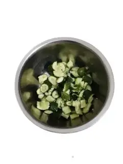 Make Shoot the cucumber step 0