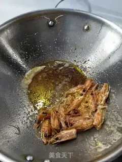 Make A pan of seafood step 5