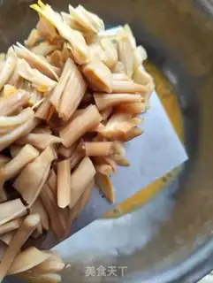 Make Scrambled eggs step 3