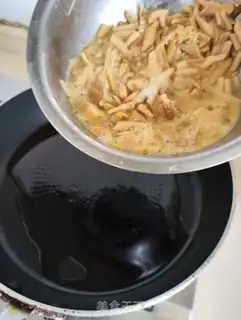 Make Scrambled eggs step 4