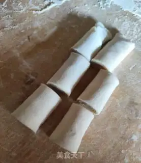 Make Lotus roll step 4