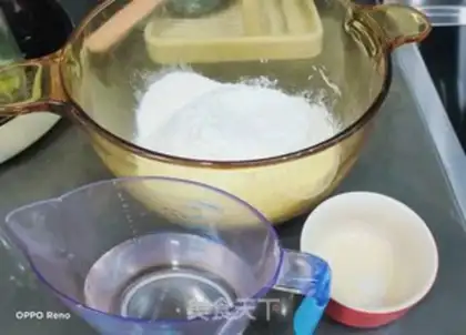 Make Pretzel sesame pie step 0
