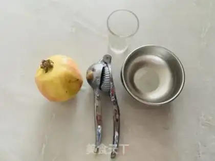 Make Fresh pomegranate juice step 0