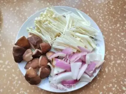 Make Duck blood fan soup step 1