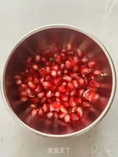 Make Fresh pomegranate juice step 2