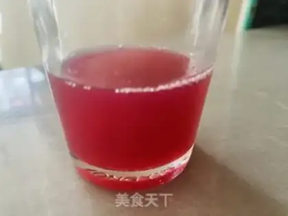 Make Fresh pomegranate juice step 5