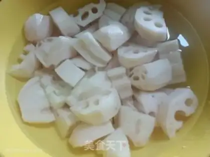 Make The Dragon Bone Lotus soup step 1