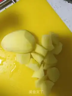 Make Curry chicken potatoes step 1