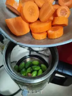 Make Plumbless carrot water step 5