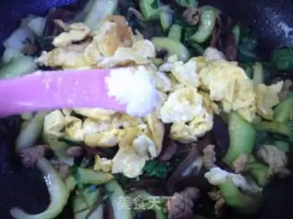 Make Tea mushrooms, skinny eggs, veggies step 14