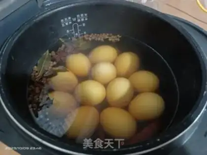 Make Five spicy tea eggs step 1