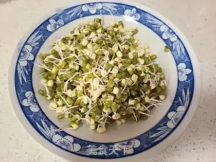 Make The green bean sprouts step 2