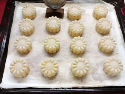 Make A moon cake step 21