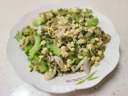 Make The green bean sprouts step 4
