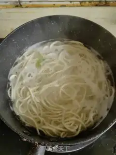 Make Beef and vegetable noodles step 3