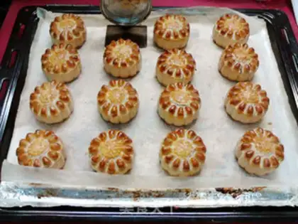 Make A moon cake step 24