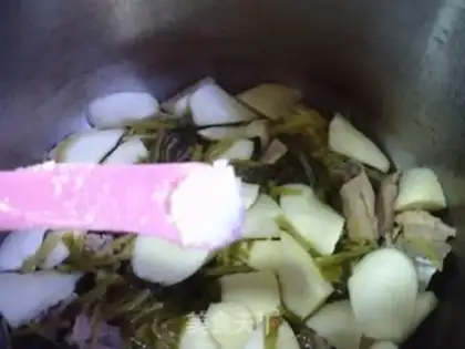 Make The pickles boil the bones white step 9
