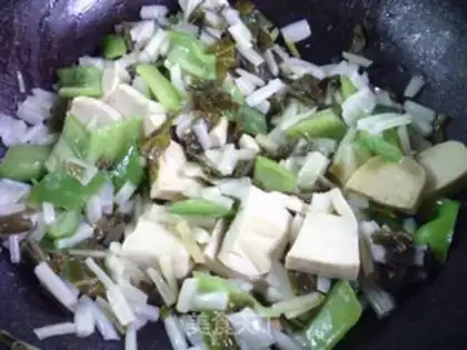 Make The green pepper, the sour chicken, the cabbage step 7