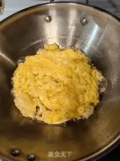 Make The salty version of tomato fried eggs step 2