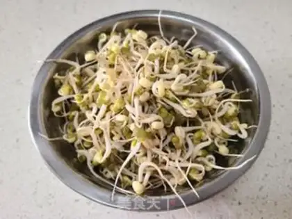 Make The green bean sprouts step 1