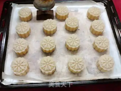 Make A simple version of the moon cake step 17