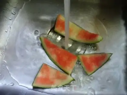 Make Watermelon peeled with beans step 2