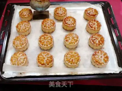 Make A simple version of the moon cake step 20