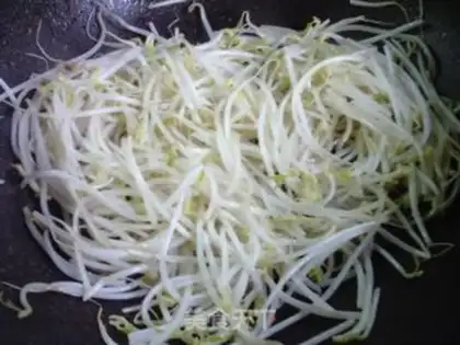 Make The spinach sprouts step 4