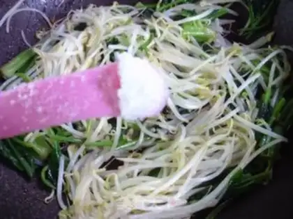 Make The spinach sprouts step 6