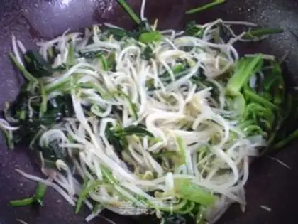 Make The spinach sprouts step 8
